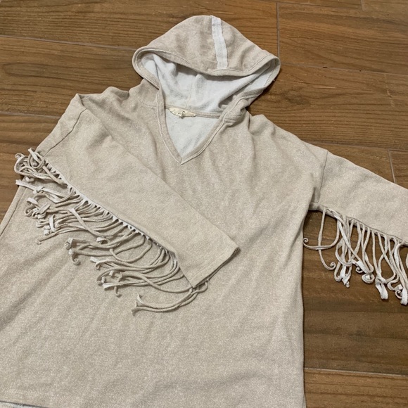 Boutique long sleeve hooded shirt - Picture 7 of 9